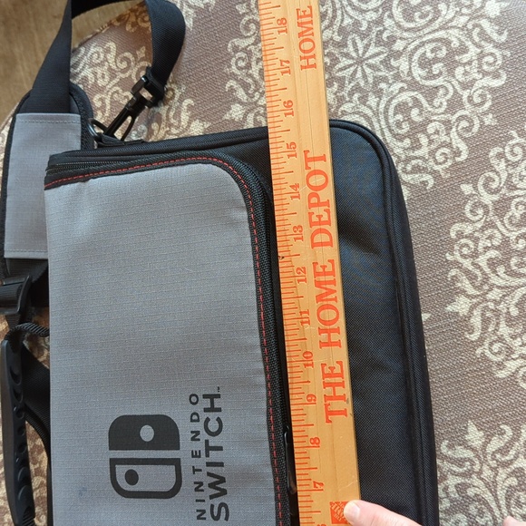 Nintendo Switch carry case - Picture 6 of 12